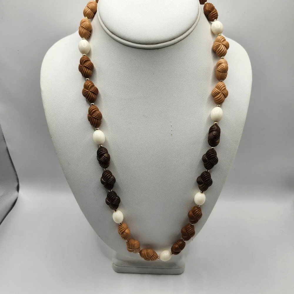 Vintage Beaded Knot Necklace Brown Cream Resin Graduated Strand‎ Gold Tone Clasp